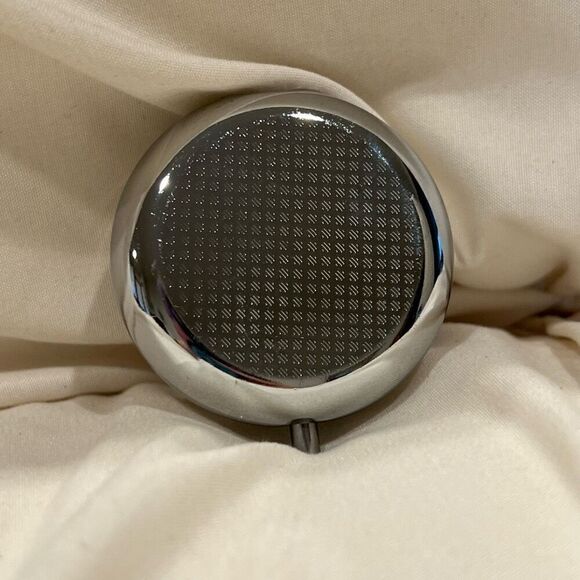 Nightmare Before Christmas Zero Travel Pill Box 3 Compartment Medicine Case NEW - Picture 4 of 5